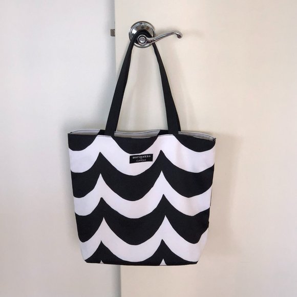 Where it all started…with a limited edition Marimekko Clinique Tote Bag - Picture 3 of 3